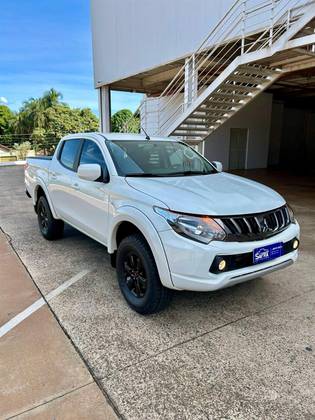 MITSUBISHI L200 TRITON 2.4 16V TURBO DIESEL GLS CD 4X4 AUTOMÁTICO